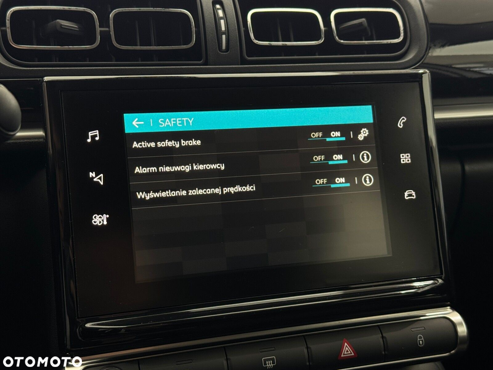 Citroën C3 1.2 PureTech Shine - 36