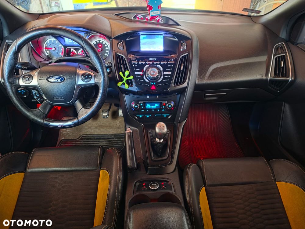 Ford Focus ST - 3