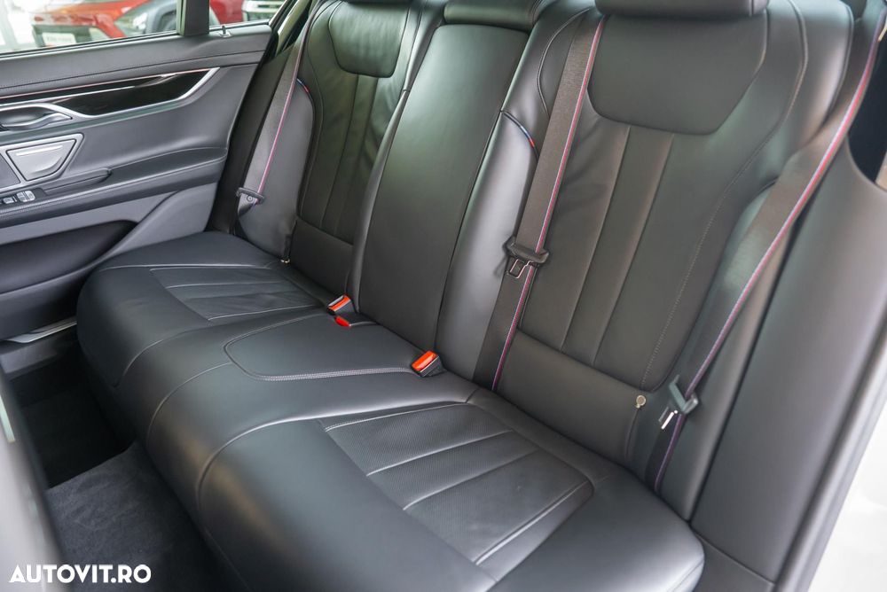 BMW Seria 7 740d xDrive - 23