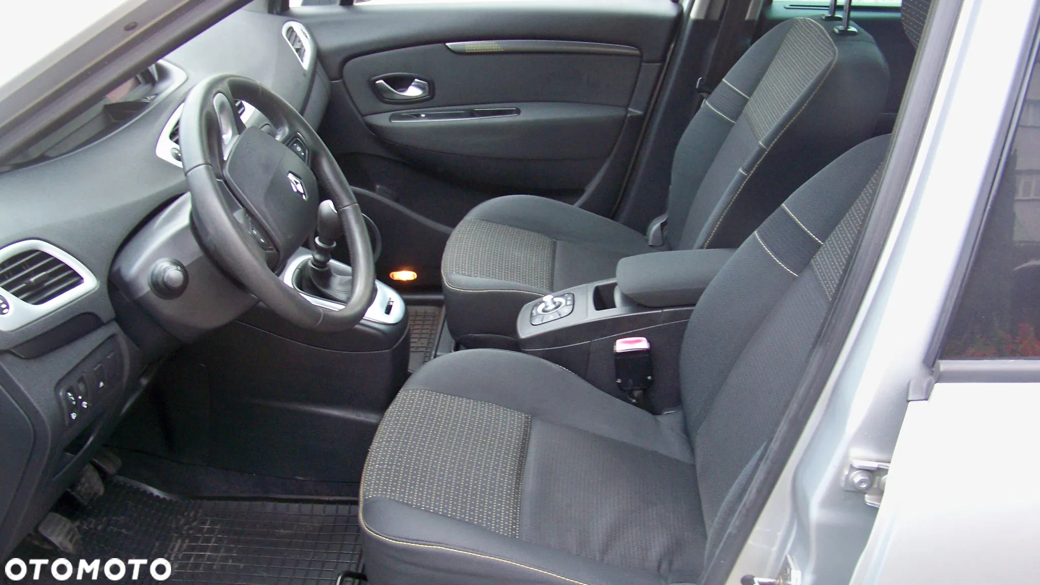 Renault Grand Scenic TCe 130 Bose Edition - 9