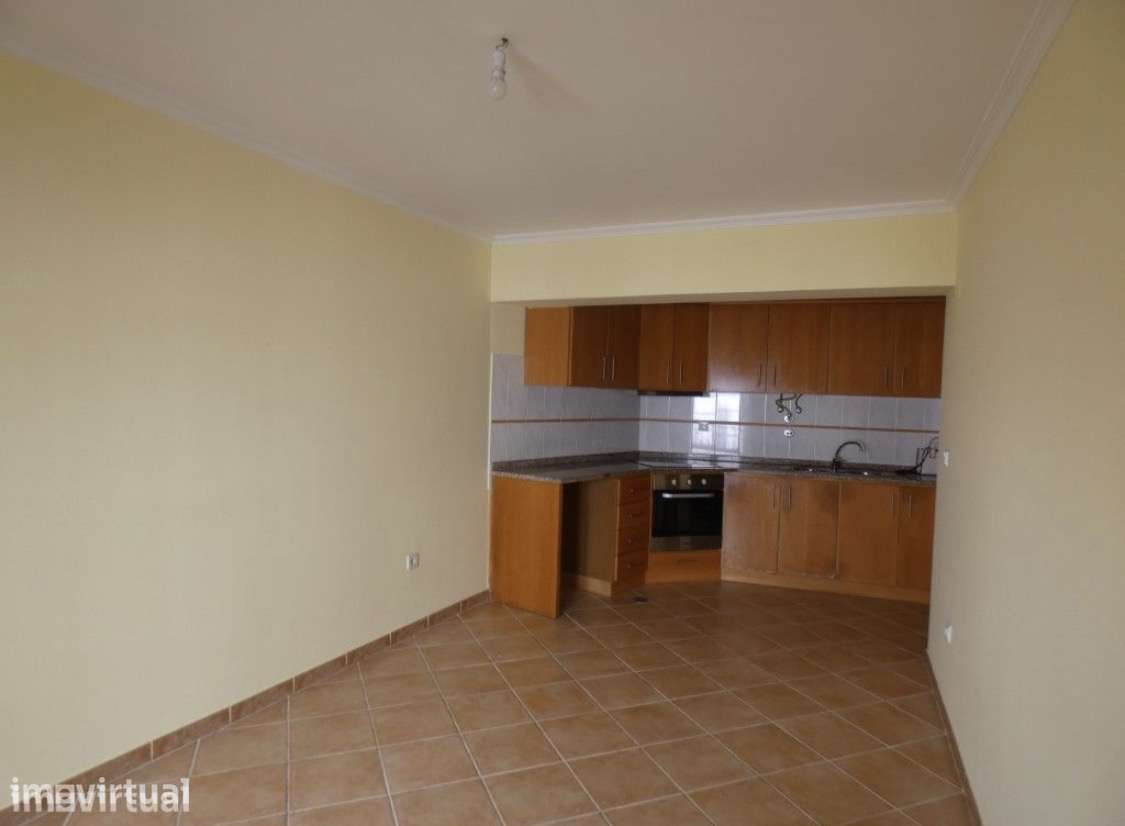 Apartamento 3 Assoalhadas Centro do Fundão 1 Andar - Grande imagem: 2/11