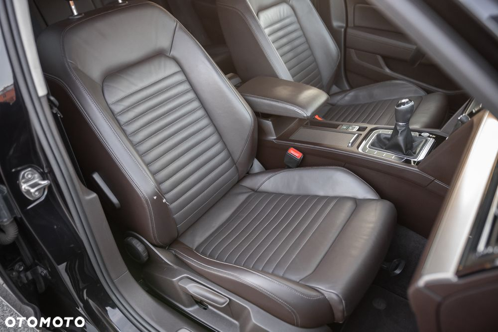 Volkswagen Passat 2.0 TDI BMT Highline - 12
