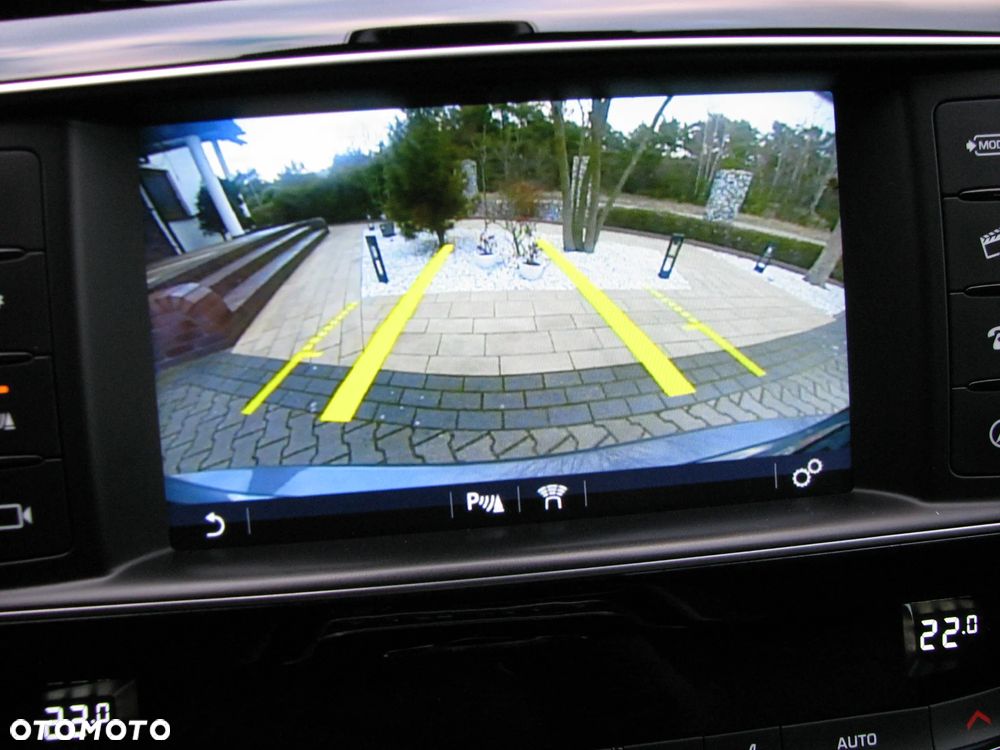 Jaguar XE 20d R-Sport - 28
