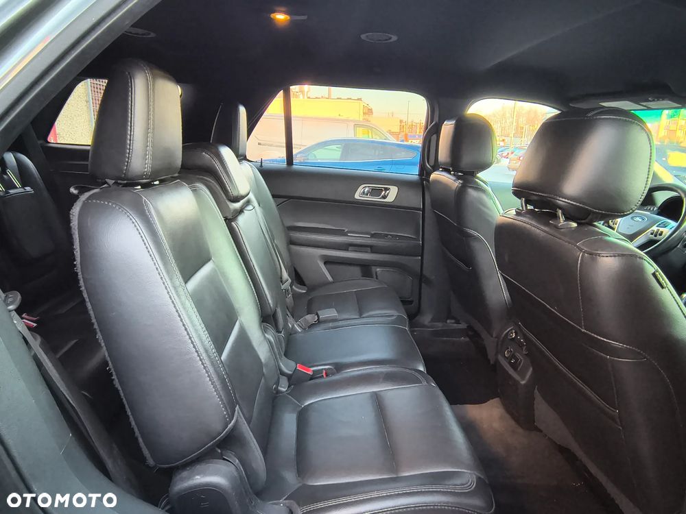 Ford Explorer - 25