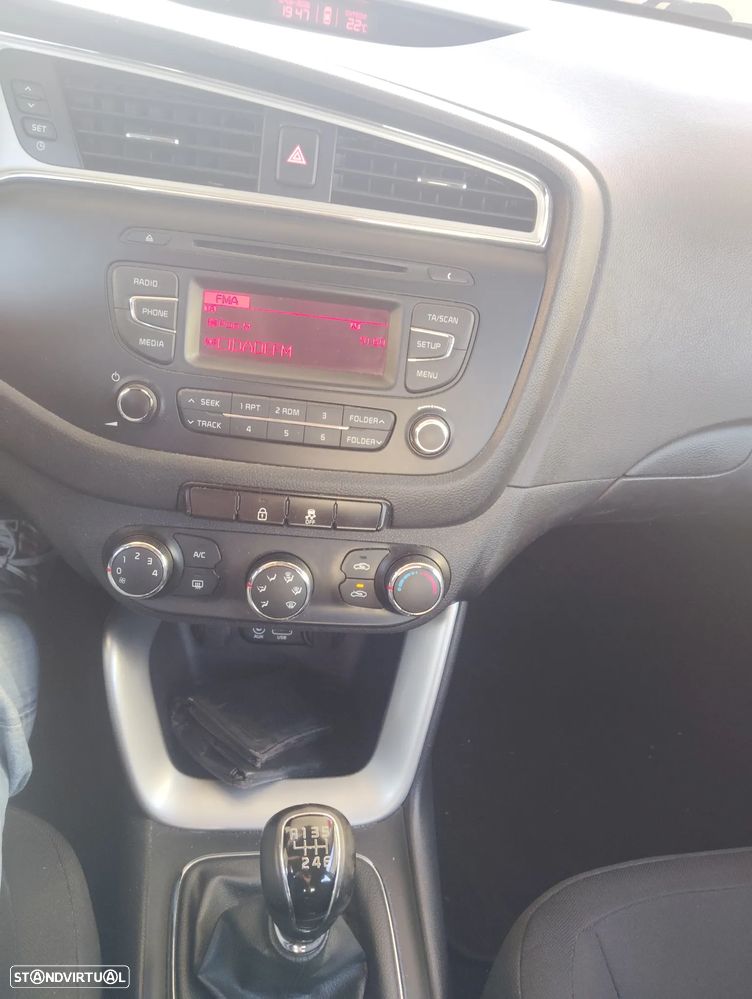 Kia Ceed SW 1.6 CRDi EX - 12