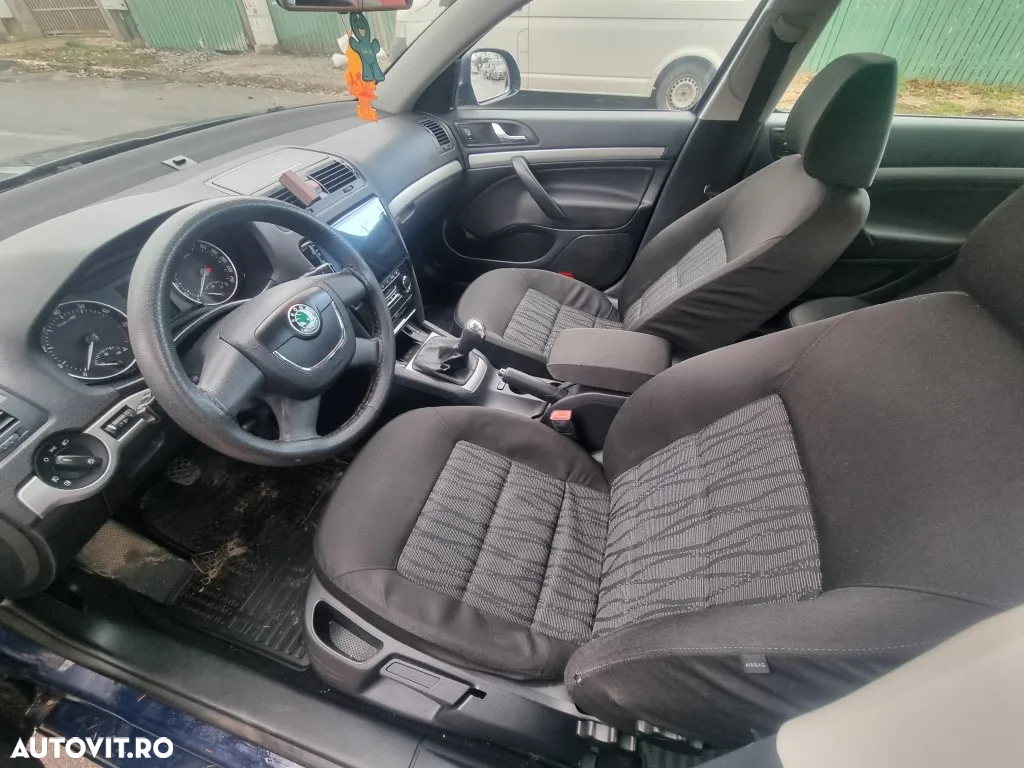 Skoda Octavia 1.4 TSI Ambiente - 11