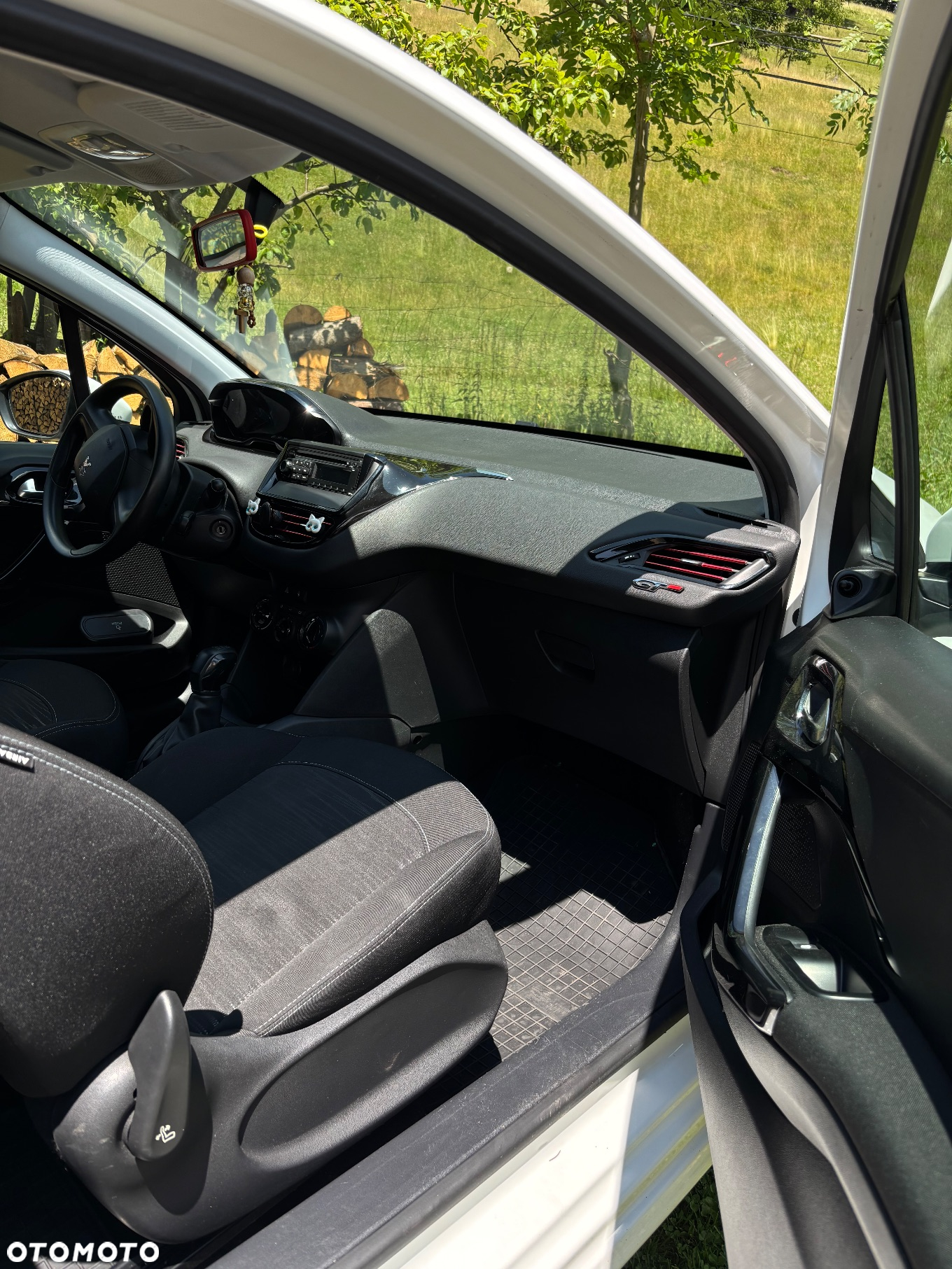 Peugeot 208 - 9