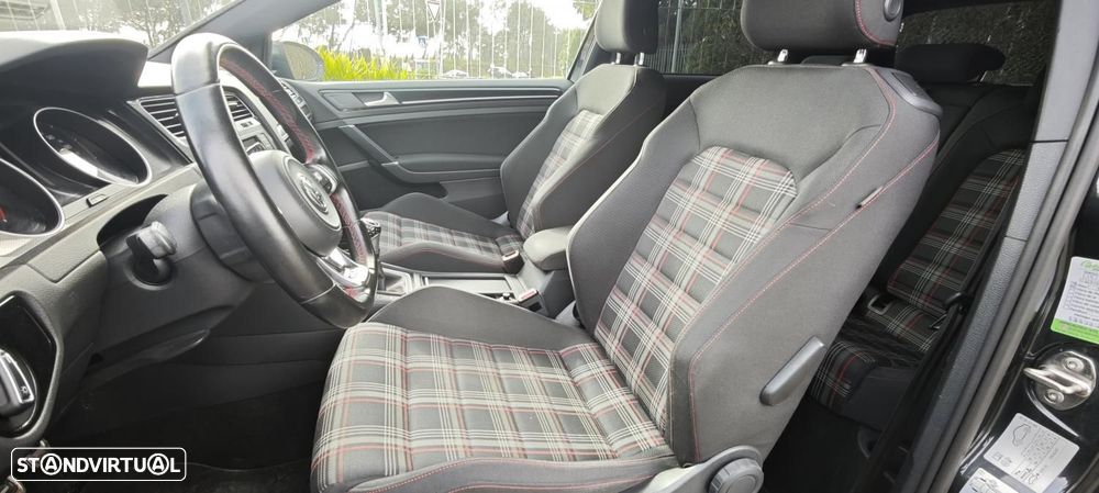 VW Golf 2.0 TSi GTi - 27