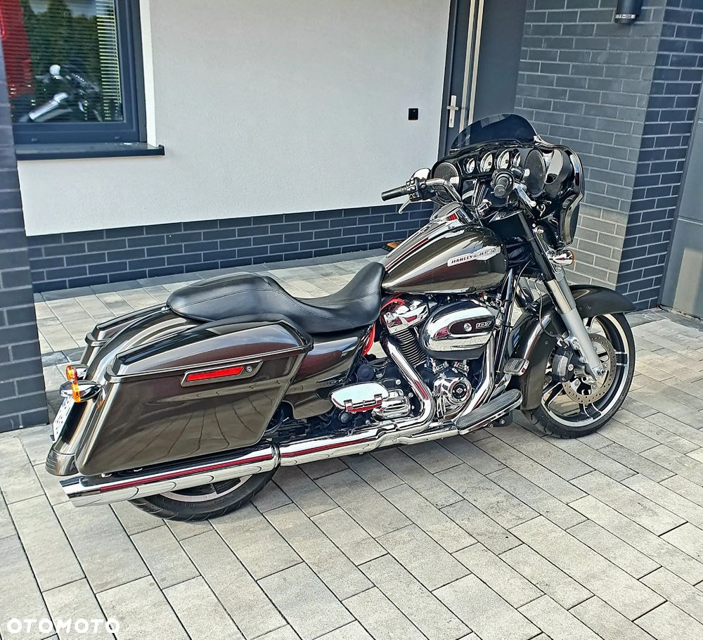 Harley-Davidson Touring Street Glide - 2