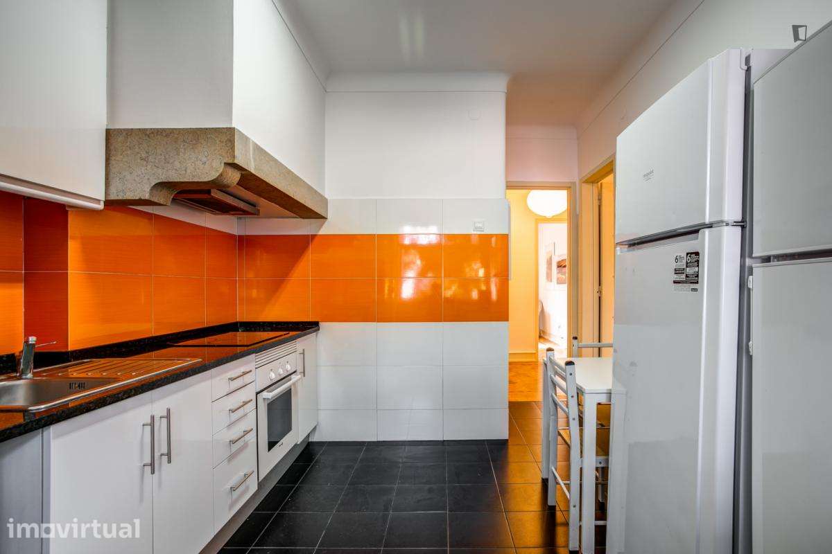 Quarto - localizado em Roma-Areeiro Lisbon - Grande imagem: 4/18