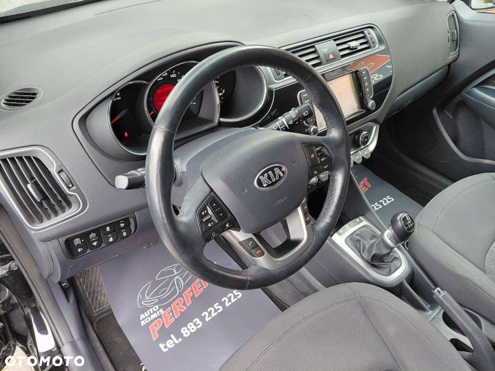 Kia Rio - 12