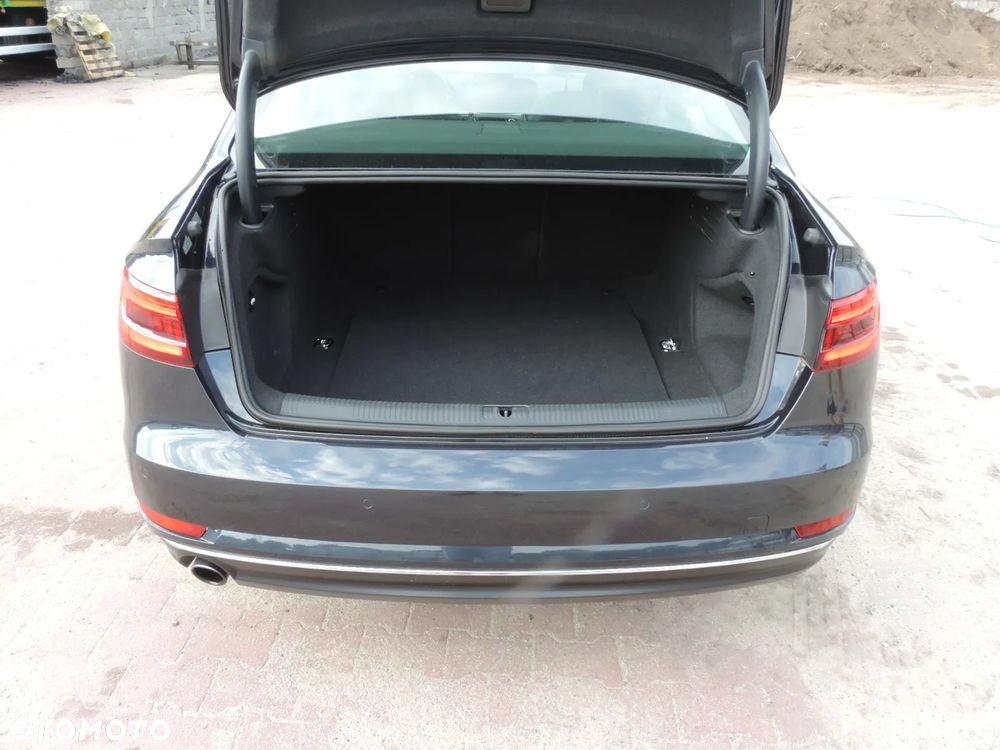 Audi A4 Limousine 1.4 TFSI Design - 21