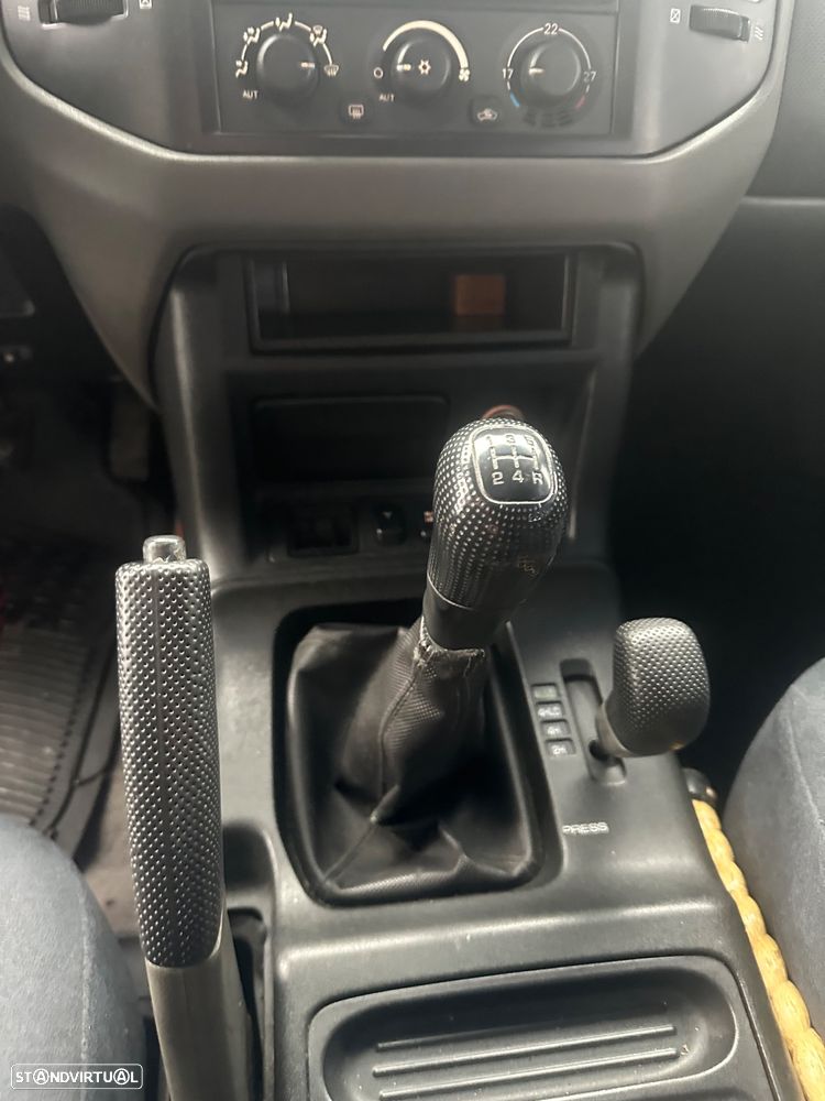 Mitsubishi Pajero 3.2 DI-D GLS TA Longo - 14