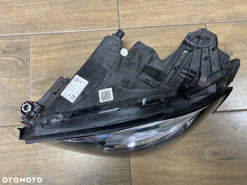 MERCEDES W213 16- LAMPA PRAWA PRZÓD A2139067606KZ - 2
