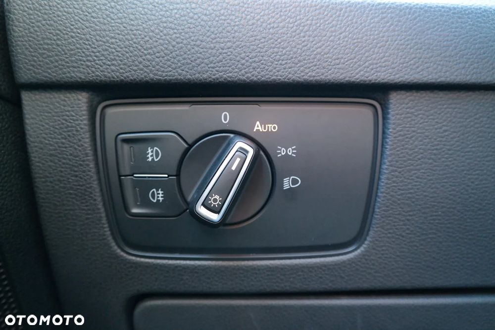 Volkswagen Passat 2.0 TSI Elegance DSG - 22