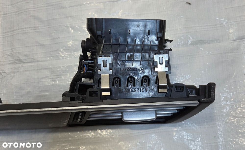MERCEDES W212 LISTWA DEKOR KONSOLI KRATKI NAWIEWU A212680xx71 - 7