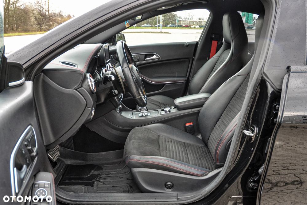 Mercedes-Benz CLA AMG 45 4-Matic - 7