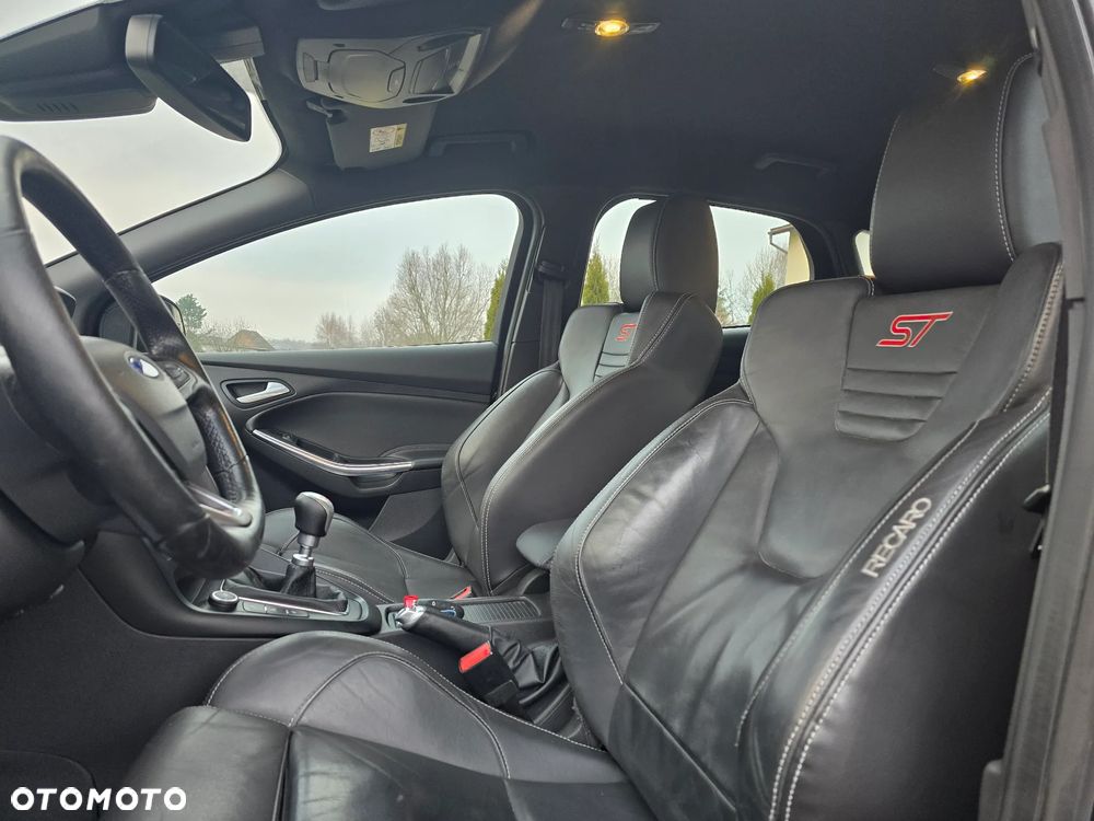 Ford Focus 2.0 EcoBoost ST mit Leder-Exclusiv-Paket - 7
