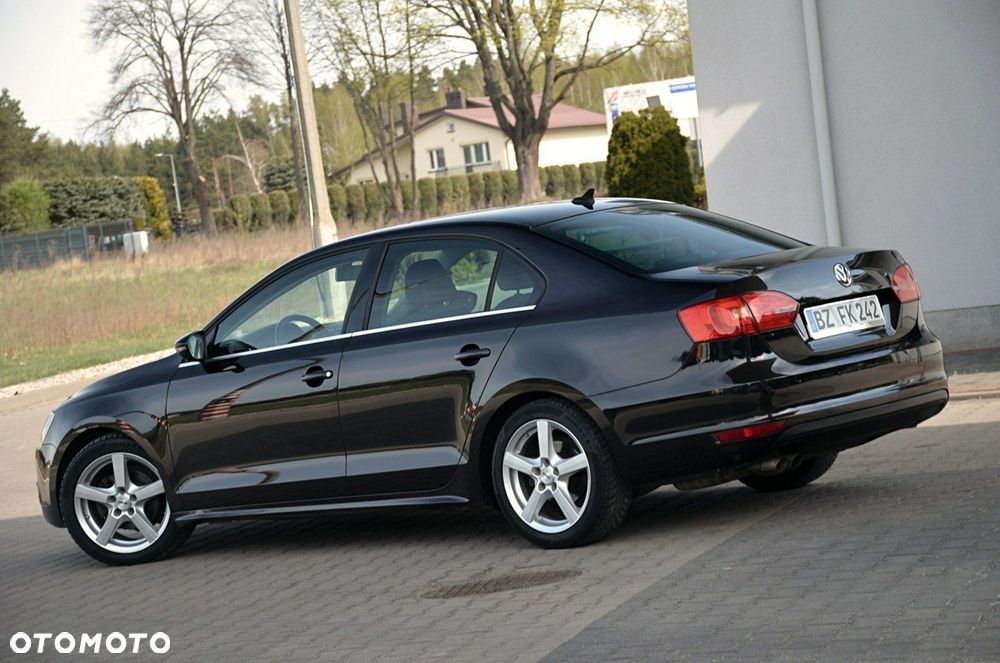 Volkswagen Jetta - 12