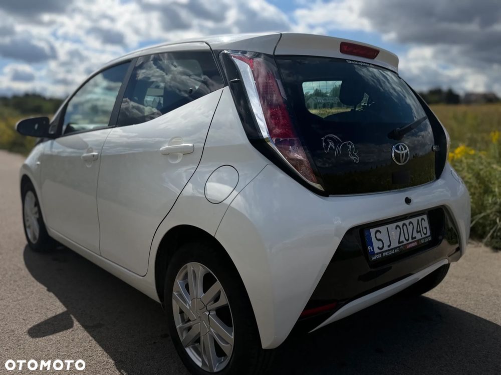 Toyota Aygo x-clusiv - 22