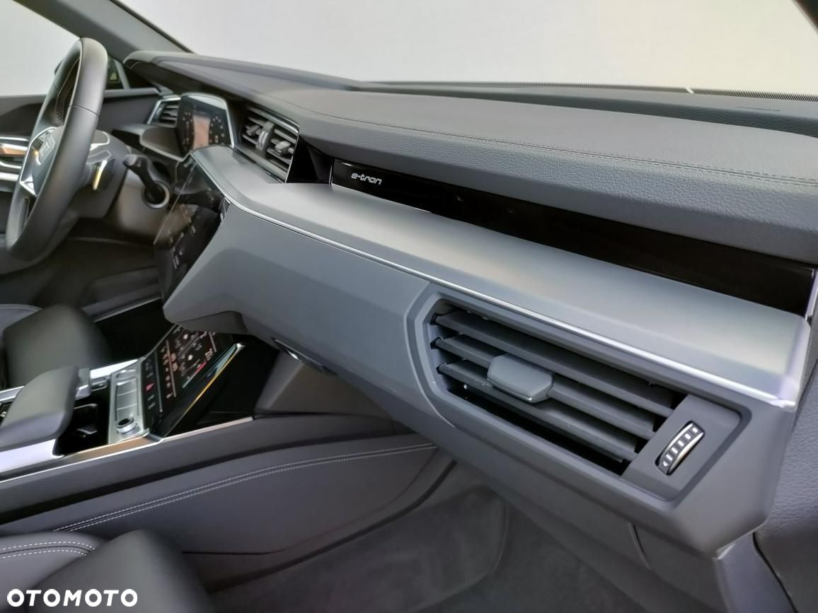 Audi e-tron 55 Quattro S Line - 32