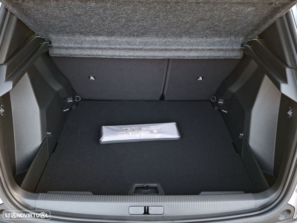 Peugeot e-2008 54 kWh GT - 24
