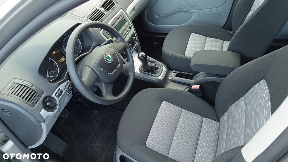 Skoda Octavia 1.6 Ambition - 20