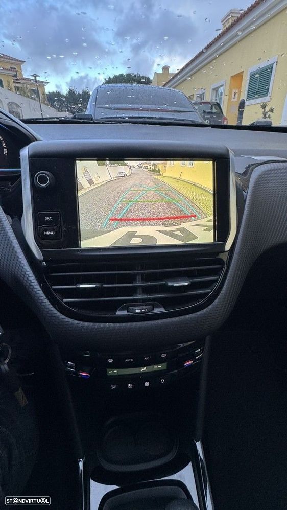 Peugeot 2008 1.2 PureTech Allure EAT6 - 13