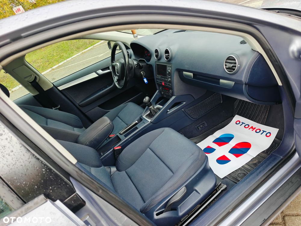 Audi A3 Sportback 1.6 FSI Ambiente - 6