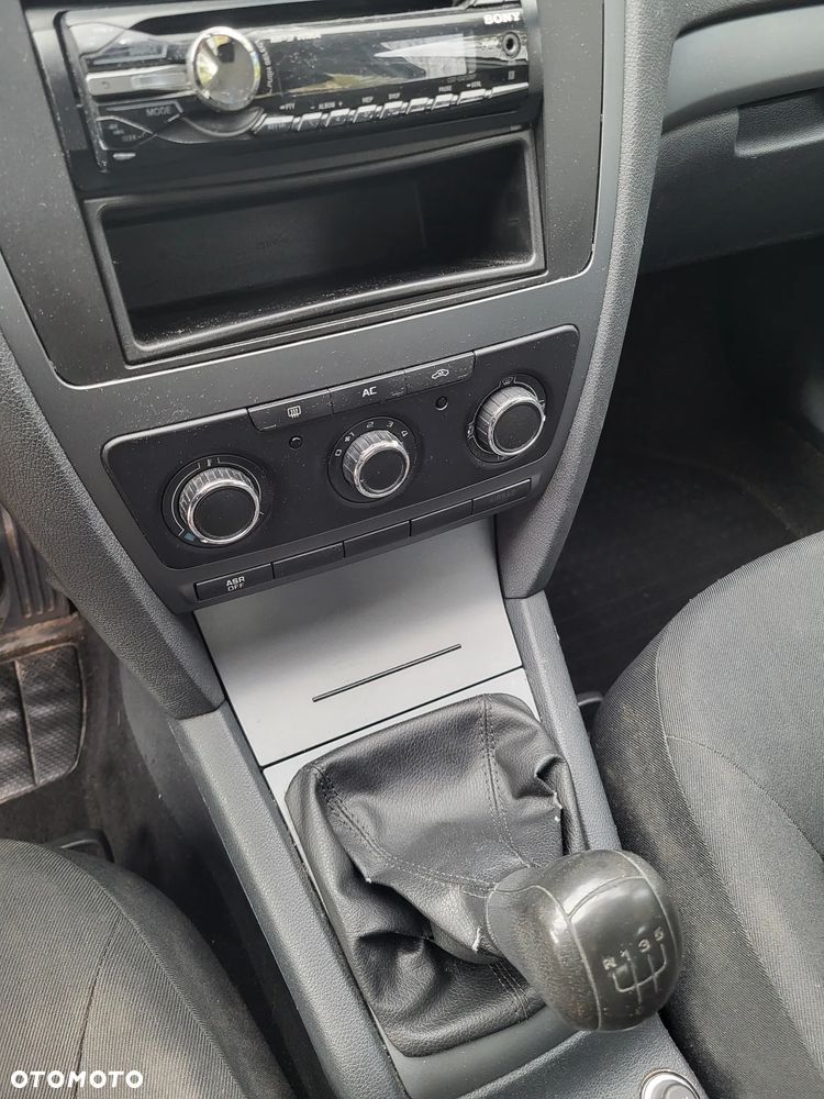 Skoda Octavia 1.6 Mint - 11
