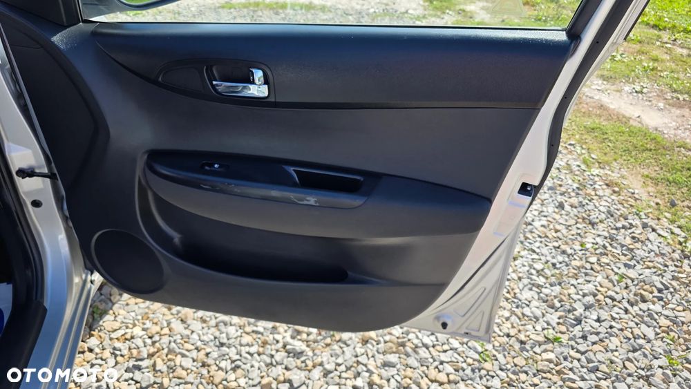 Hyundai i20 1.2 Fifa World Cup Edition - 21