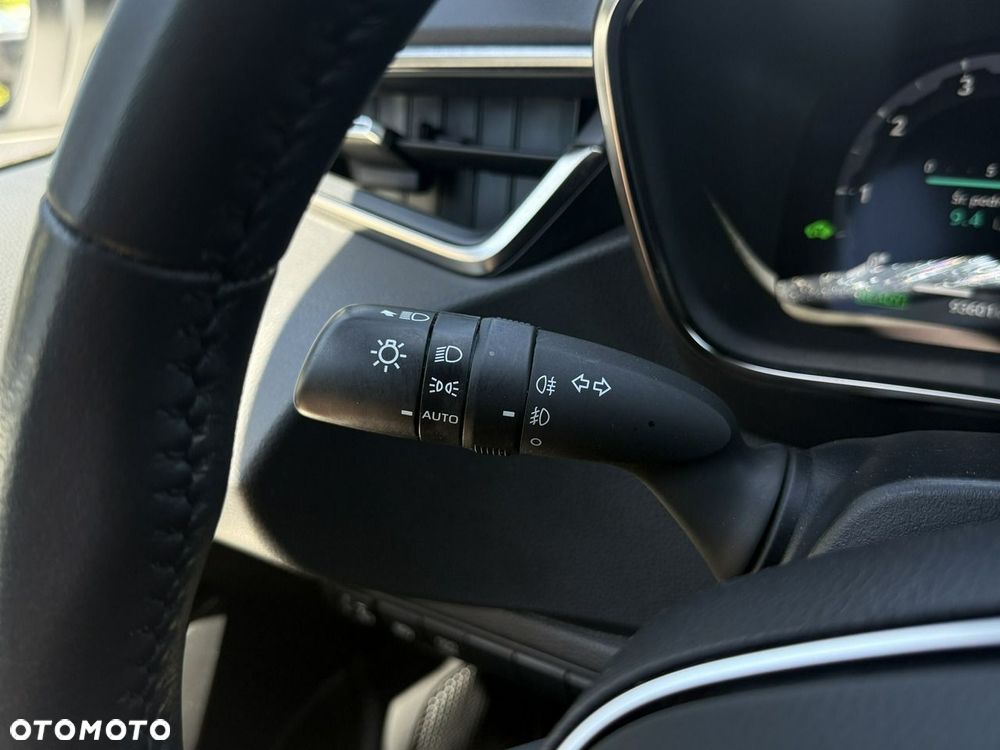 Toyota Corolla 1.8 Hybrid Executive - 21