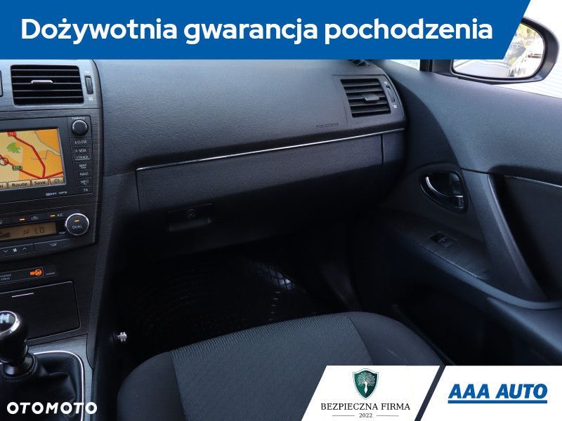 Toyota Avensis - 10