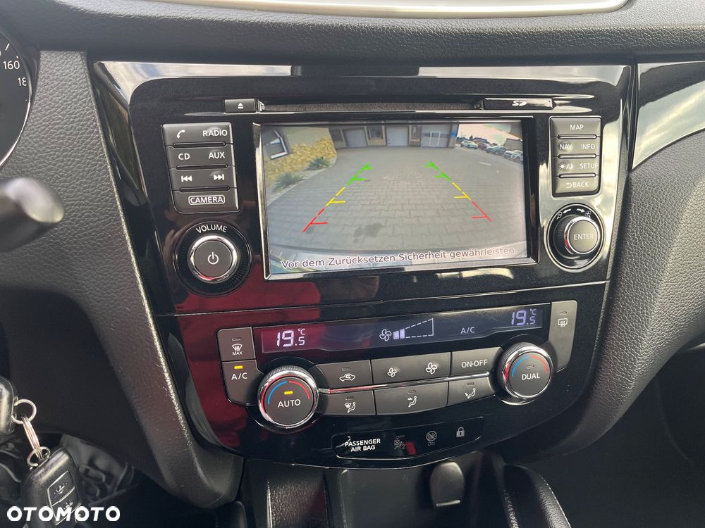 Nissan Qashqai 1.2 DIG-T N-Connecta - 24