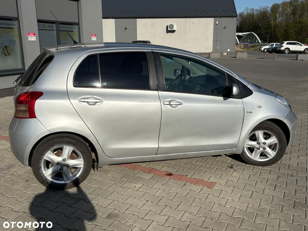 Toyota Yaris - 4