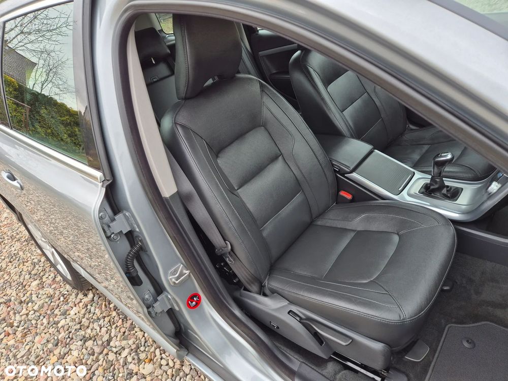 Volvo V70 D4 Momentum - 10