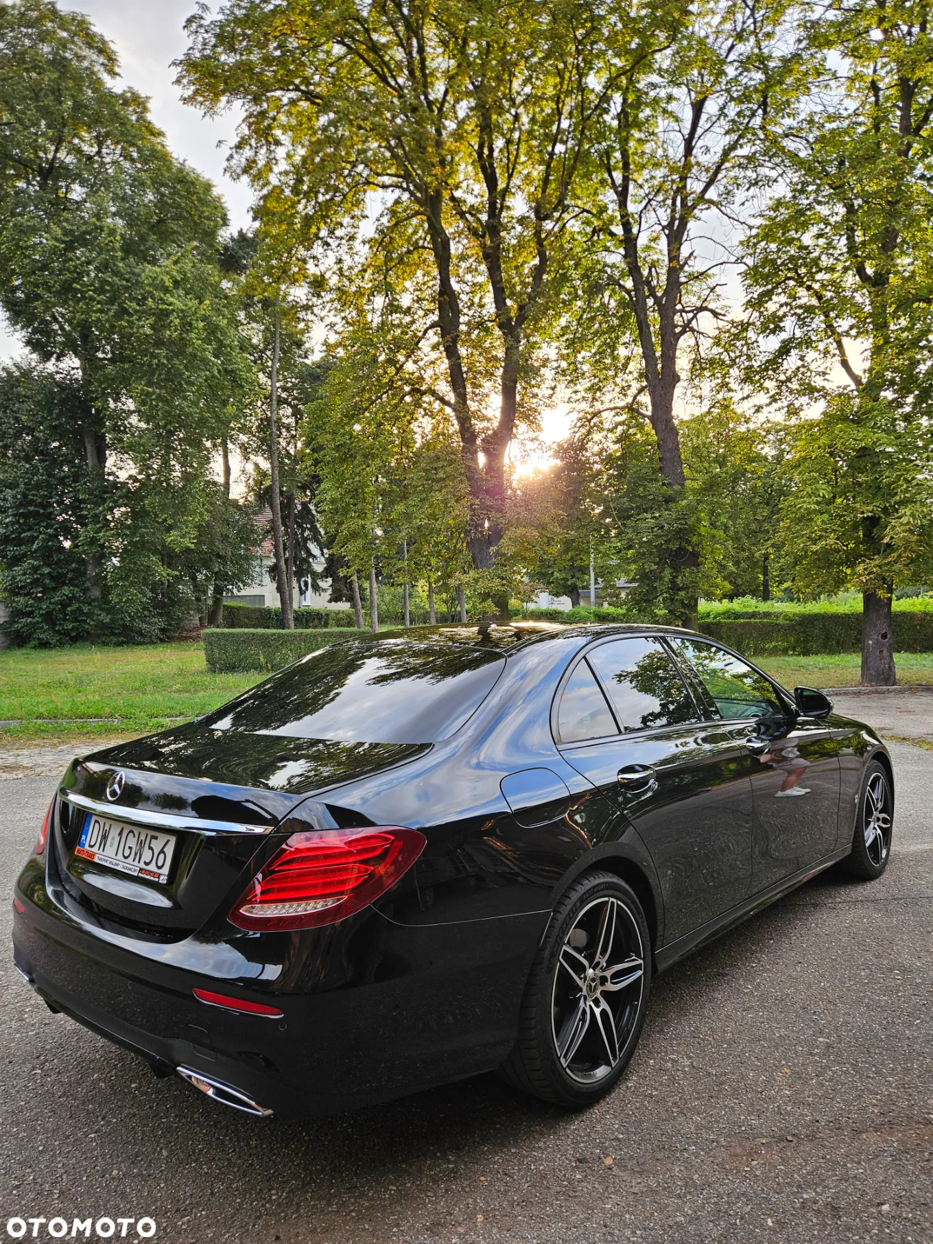 Mercedes-Benz Klasa E 220 d 4-Matic 9G-TRONIC - 23
