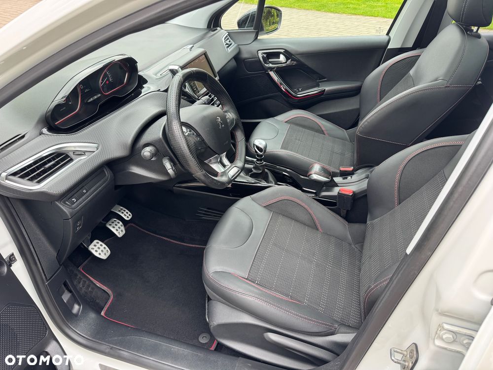 Peugeot 2008 BlueHDi 110 Allure - 11