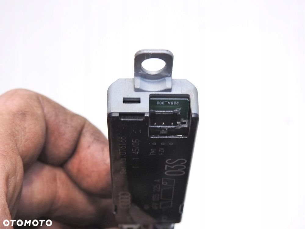 WZMACNIACZ ANTENY AUDI A6 C6 4F9035225A - 5