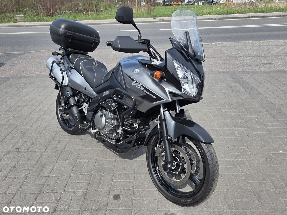 Suzuki V-STROM - 10