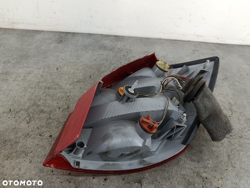 LAMPA TYLNA LEWA SKODA FABIA II 11-C268 TYC HATCHBACK - 4