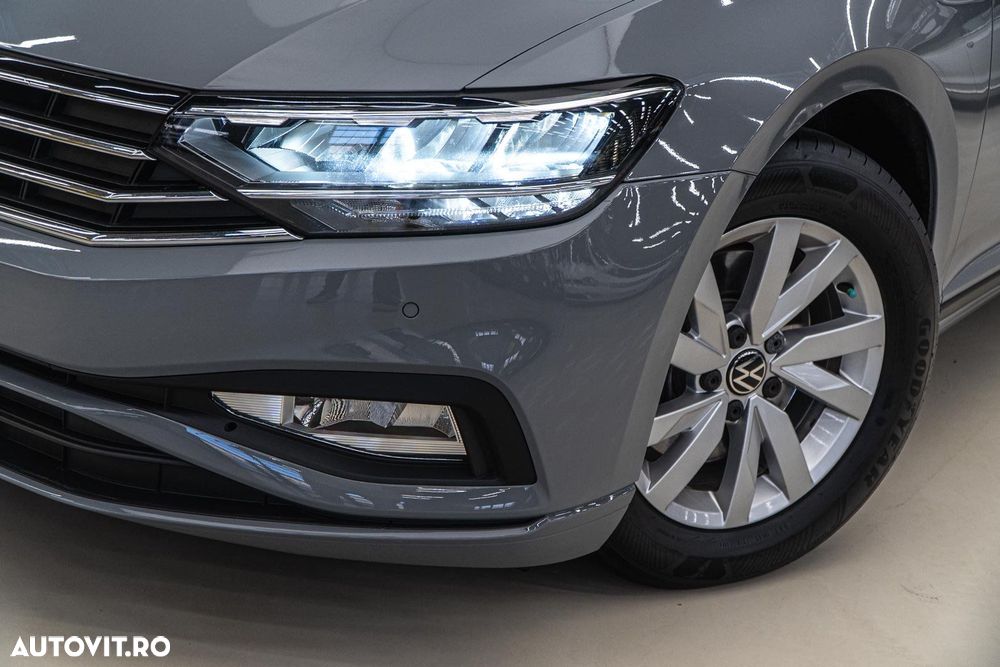 Volkswagen Passat 2.0 TDI DSG Comfortline - 35