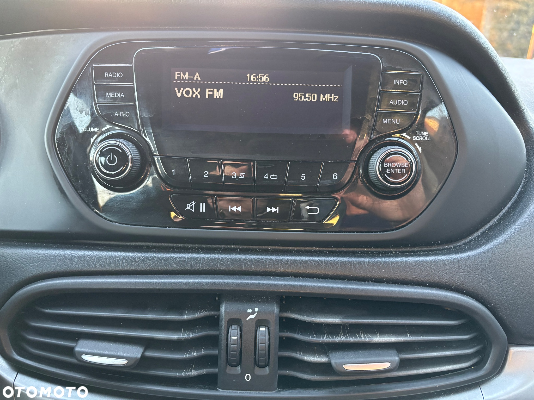 Fiat Tipo 1.4 T-Jet 16v Lounge - 11