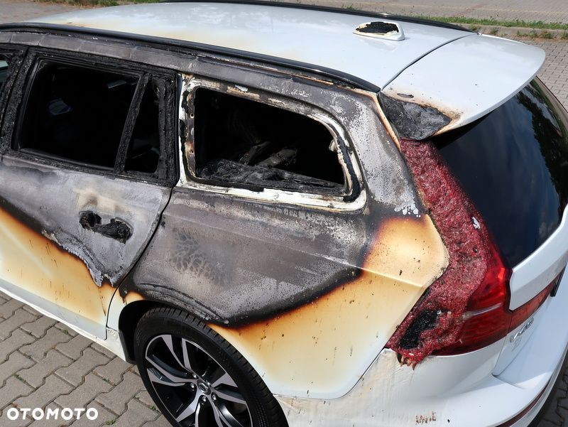 Volvo V60 T6 AWD Plug-In Hybrid Plus Dark - 36