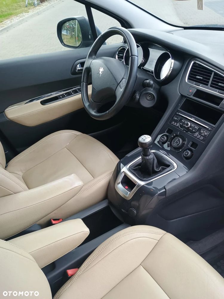 Peugeot 5008 - 12