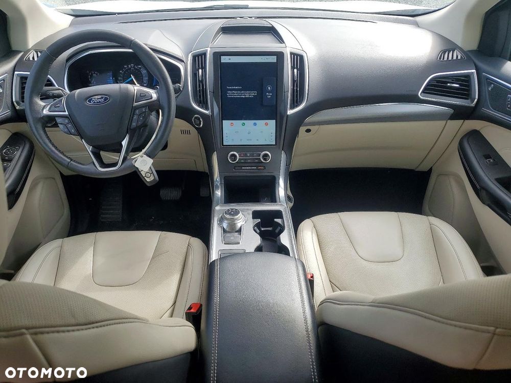 Ford Edge - 8