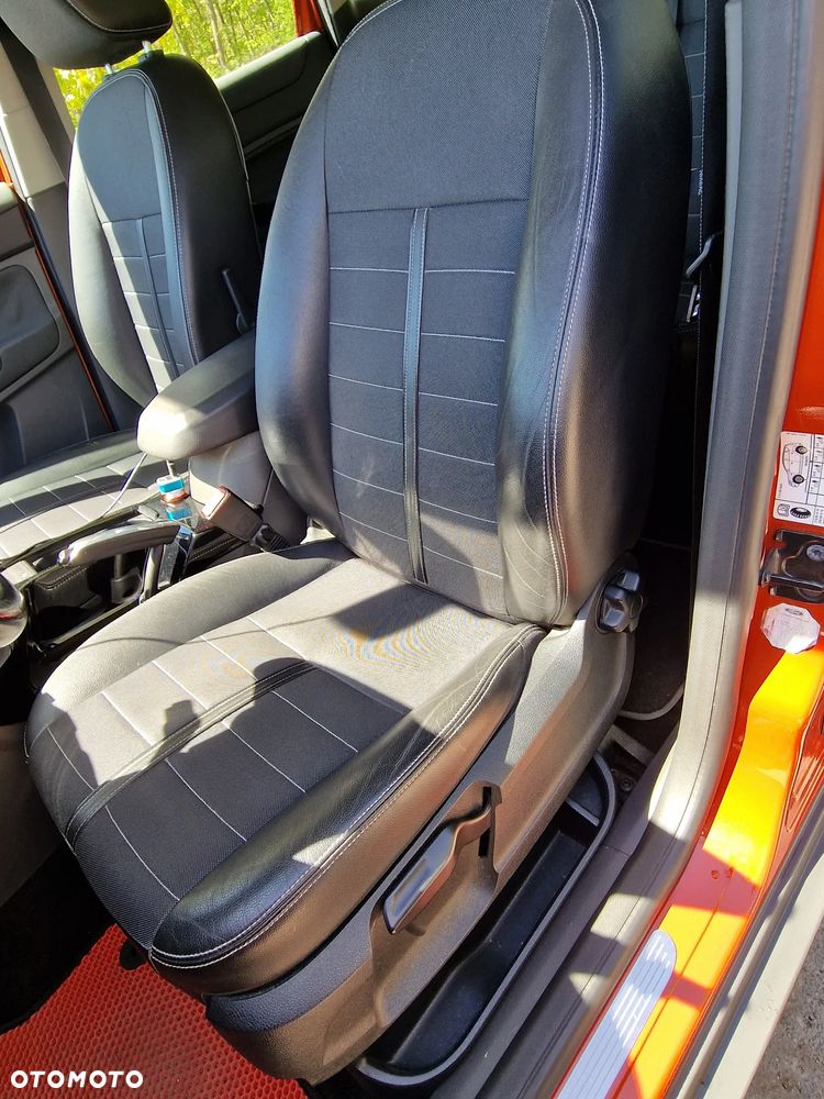 Ford Kuga 2.0 TDCi 4x4 Titanium - 12