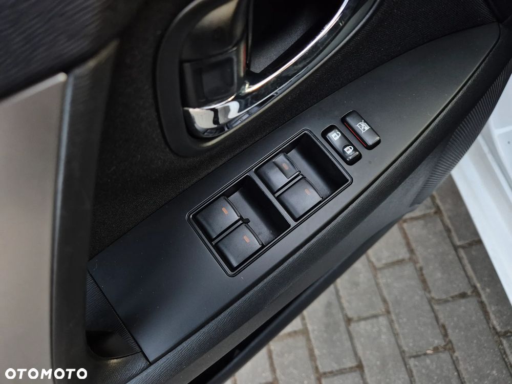 Toyota Avensis 2.0 D-4D Premium - 17