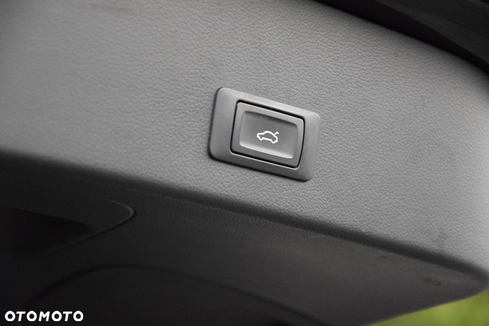 Audi A6 Avant 2.0 TDI ultra S tronic - 33