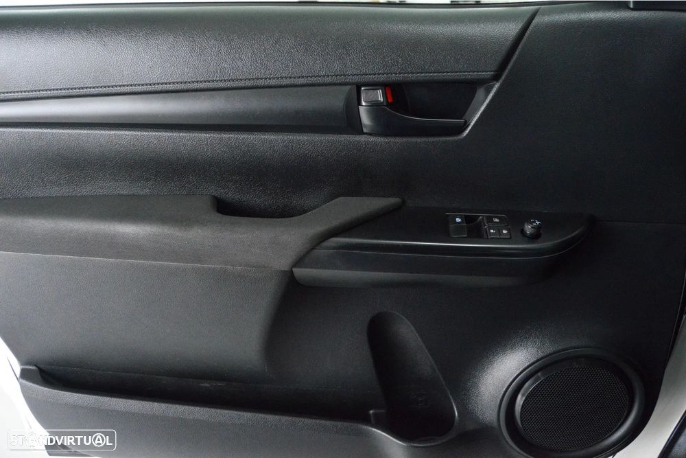 Toyota Hilux 2.4 D-4D 4X2 Cabine Extra 3L - 28